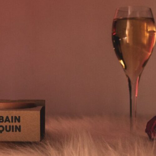 Le Bain Coquin, un savon 100% d'origine naturelle, certifié BIO, exfoliant à l'huile d'Amande douce.